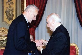 Cornelio Valetto, con una delegazione del Gruppo Anziani SAIAG