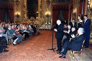 Cornelio Valetto, con una delegazione del Gruppo Anziani SAIAG