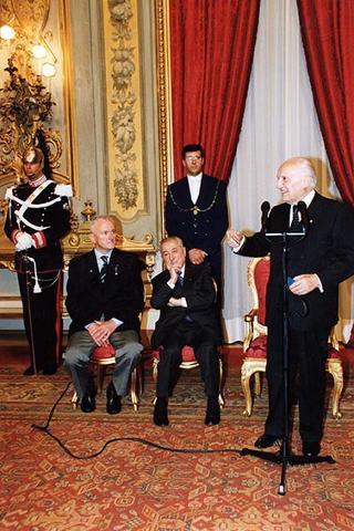 Cornelio Valetto, con una delegazione del Gruppo Anziani SAIAG