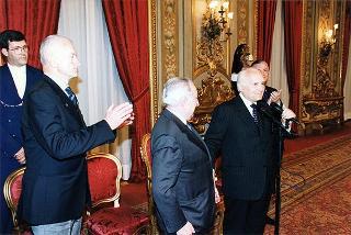 Cornelio Valetto, con una delegazione del Gruppo Anziani SAIAG