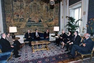 On. Andrea Sergio Garavini, con una delegazione dell'Unione nazionale lotta contro l'analfabetismo