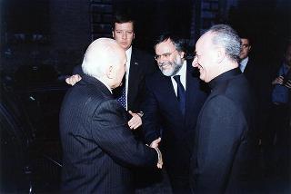 Roma, Chiesa di S. Maria in Trastevere: visita del Presidente della Repubblica alla Comunità di S. Egidio nel 30° anniversario di attività dell'Associazione