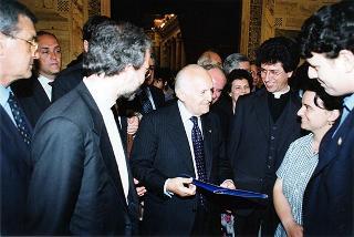 Roma, Chiesa di S. Maria in Trastevere: visita del Presidente della Repubblica alla Comunità di S. Egidio nel 30° anniversario di attività dell'Associazione