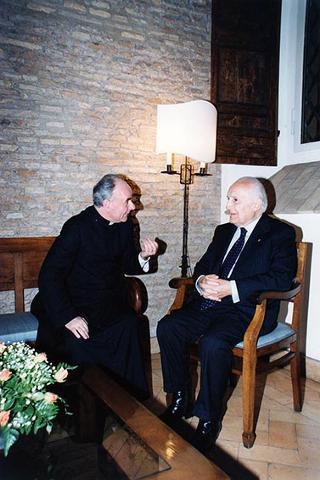 Roma, Chiesa di S. Maria in Trastevere: visita del Presidente della Repubblica alla Comunità di S. Egidio nel 30° anniversario di attività dell'Associazione