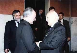 Roma, Chiesa di S. Maria in Trastevere: visita del Presidente della Repubblica alla Comunità di S. Egidio nel 30° anniversario di attività dell'Associazione