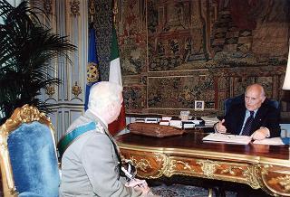 Ten. gen. Mauro Riva, ispettore delle armi dell'Esercito