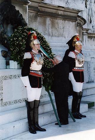 Roma, Altare della Patria: deposizione di una corona d'alloro da parte del Presidente della Repubblica in occasione della Festa Nazionale della Repubblica