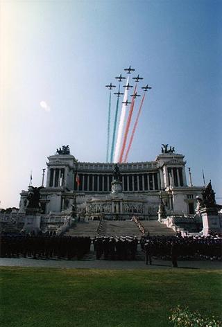 Roma, Altare della Patria: deposizione di una corona d'alloro da parte del Presidente della Repubblica in occasione della Festa Nazionale della Repubblica