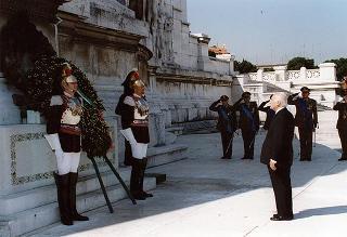 Roma, Altare della Patria: deposizione di una corona d'alloro da parte del Presidente della Repubblica in occasione della Festa Nazionale della Repubblica