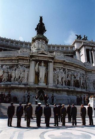 Roma, Altare della Patria: deposizione di una corona d'alloro da parte del Presidente della Repubblica in occasione della Festa Nazionale della Repubblica
