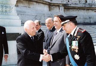 Roma, Altare della Patria: deposizione di una corona d'alloro da parte del Presidente della Repubblica in occasione della Festa Nazionale della Repubblica