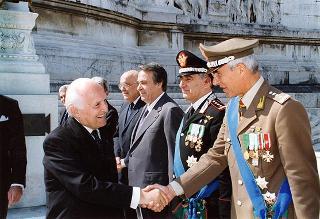 Roma, Altare della Patria: deposizione di una corona d'alloro da parte del Presidente della Repubblica in occasione della Festa Nazionale della Repubblica