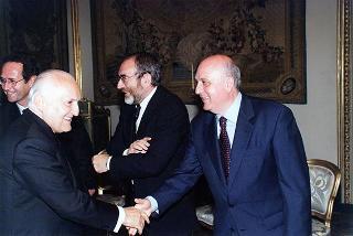 Quirinale Cortile d'Onore: Concerto dell'Orchestra Sinfonica Nazionale della RAI e del Coro dell'Accademia Nazionale di Santa Cecilia, diretti dal Maestro Gianluigi Gelmetti, in occasione della Festa Nazionale della Repubblica