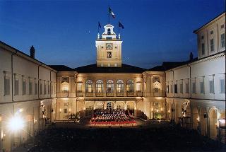 Quirinale Cortile d'Onore: Concerto dell'Orchestra Sinfonica Nazionale della RAI e del Coro dell'Accademia Nazionale di Santa Cecilia, diretti dal Maestro Gianluigi Gelmetti, in occasione della Festa Nazionale della Repubblica
