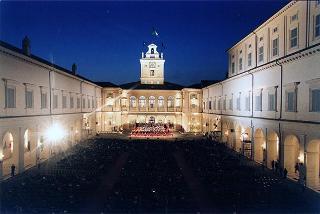 Quirinale Cortile d'Onore: Concerto dell'Orchestra Sinfonica Nazionale della RAI e del Coro dell'Accademia Nazionale di Santa Cecilia, diretti dal Maestro Gianluigi Gelmetti, in occasione della Festa Nazionale della Repubblica