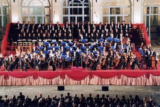 Quirinale Cortile d'Onore: Concerto dell'Orchestra Sinfonica Nazionale della RAI e del Coro dell'Accademia Nazionale di Santa Cecilia, diretti dal Maestro Gianluigi Gelmetti, in occasione della Festa Nazionale della Repubblica