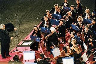 Quirinale Cortile d'Onore: Concerto dell'Orchestra Sinfonica Nazionale della RAI e del Coro dell'Accademia Nazionale di Santa Cecilia, diretti dal Maestro Gianluigi Gelmetti, in occasione della Festa Nazionale della Repubblica