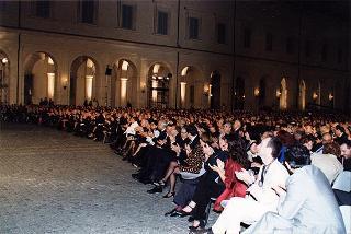 Quirinale Cortile d'Onore: Concerto dell'Orchestra Sinfonica Nazionale della RAI e del Coro dell'Accademia Nazionale di Santa Cecilia, diretti dal Maestro Gianluigi Gelmetti, in occasione della Festa Nazionale della Repubblica
