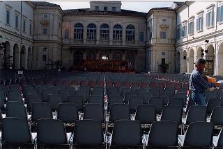 Quirinale Cortile d'Onore: Concerto dell'Orchestra Sinfonica Nazionale della RAI e del Coro dell'Accademia Nazionale di Santa Cecilia, diretti dal Maestro Gianluigi Gelmetti, in occasione della Festa Nazionale della Repubblica