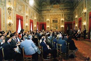 Lorenzo Del Boca, presidente della Federazione nazionale della stampa italiana, con una delegazione di partecipanti alle celebrazioni del 90° anniversario di fondazione della FINSI