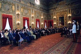 Lorenzo Del Boca, presidente della Federazione nazionale della stampa italiana, con una delegazione di partecipanti alle celebrazioni del 90° anniversario di fondazione della FINSI