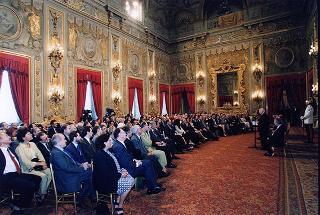 Lorenzo Del Boca, presidente della Federazione nazionale della stampa italiana, con una delegazione di partecipanti alle celebrazioni del 90° anniversario di fondazione della FINSI