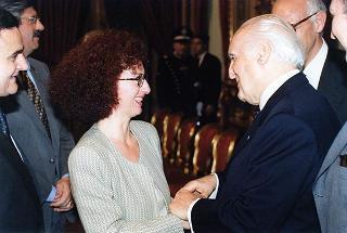 Lorenzo Del Boca, presidente della Federazione nazionale della stampa italiana, con una delegazione di partecipanti alle celebrazioni del 90° anniversario di fondazione della FINSI