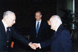 Avv. Furio Lauri, presidente del Gruppo Medaglie d'Oro al Valor Militare d'Italia, con il nuovo Consiglio direttivo