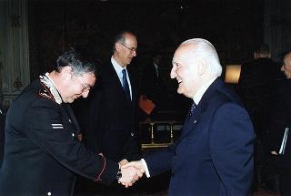 Avv. Furio Lauri, presidente del Gruppo Medaglie d'Oro al Valor Militare d'Italia, con il nuovo Consiglio direttivo