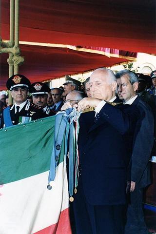 Roma: intervento del Presidente della Repubblica, in forma ufficiale, al 184° anniversario di fondazione dell'Arma dei Carabinieri