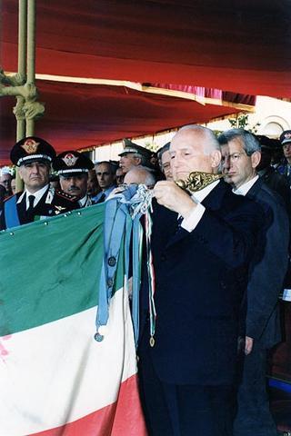 Roma: intervento del Presidente della Repubblica, in forma ufficiale, al 184° anniversario di fondazione dell'Arma dei Carabinieri