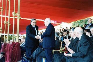 Roma: intervento del Presidente della Repubblica, in forma ufficiale, al 184° anniversario di fondazione dell'Arma dei Carabinieri