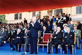 Roma: intervento del Presidente della Repubblica, in forma ufficiale, al 184° anniversario di fondazione dell'Arma dei Carabinieri