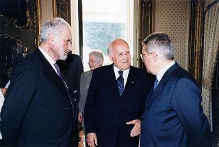 Torino: intervento del Presidente della Repubblica alla cerimonia inaugurale del III Congresso internazionale di studi sulla Sindone ed alla celebrazione del 50° anniversario dell'elezione di Luigi Einaudi alla Presidenza della Repubblica