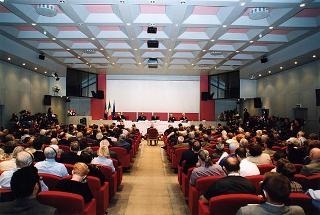Torino: intervento del Presidente della Repubblica alla cerimonia inaugurale del III Congresso internazionale di studi sulla Sindone ed alla celebrazione del 50° anniversario dell'elezione di Luigi Einaudi alla Presidenza della Repubblica