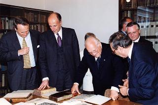 Torino: intervento del Presidente della Repubblica alla cerimonia inaugurale del III Congresso internazionale di studi sulla Sindone ed alla celebrazione del 50° anniversario dell'elezione di Luigi Einaudi alla Presidenza della Repubblica
