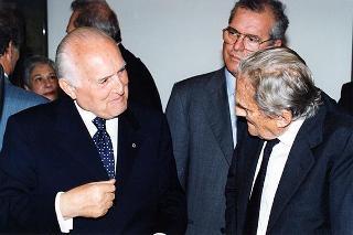 Torino: intervento del Presidente della Repubblica alla cerimonia inaugurale del III Congresso internazionale di studi sulla Sindone ed alla celebrazione del 50° anniversario dell'elezione di Luigi Einaudi alla Presidenza della Repubblica