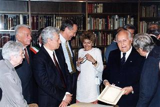 Torino: intervento del Presidente della Repubblica alla cerimonia inaugurale del III Congresso internazionale di studi sulla Sindone ed alla celebrazione del 50° anniversario dell'elezione di Luigi Einaudi alla Presidenza della Repubblica