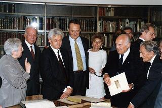 Torino: intervento del Presidente della Repubblica alla cerimonia inaugurale del III Congresso internazionale di studi sulla Sindone ed alla celebrazione del 50° anniversario dell'elezione di Luigi Einaudi alla Presidenza della Repubblica