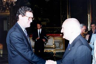 Alexander Downer, ministro degli esteri di Australia