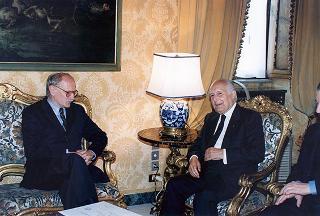Cerimonia di consegna del Premio "Presidente della Repubblica 1998" dell'Accademia Nazionale di San Luca al maestro Nunzio Di Stefano
