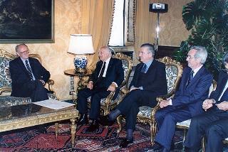 Cerimonia di consegna del Premio "Presidente della Repubblica 1998" dell'Accademia Nazionale di San Luca al maestro Nunzio Di Stefano