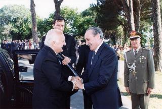 Castelporziano: cerimonia di consegna da parte del Presidente della Repubblica della Medaglia d'Oro al Valor Civile al Corpo Forestale dello Stato