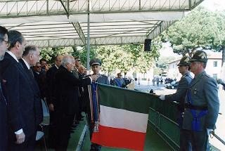 Castelporziano: cerimonia di consegna da parte del Presidente della Repubblica della Medaglia d'Oro al Valor Civile al Corpo Forestale dello Stato