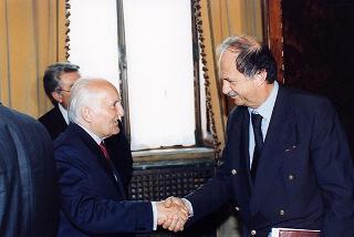 Prof. Pippo Ranci, presidente dell'Autorità per l'energia elettrica ed il gas, con i componenti l'organo collegiale