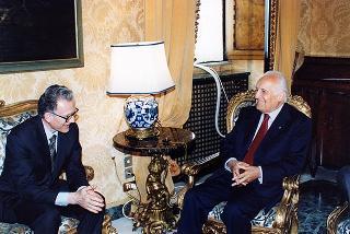Prof. Pippo Ranci, presidente dell'Autorità per l'energia elettrica ed il gas, con i componenti l'organo collegiale