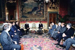 Il Presidente della Repubblica Oscar Luigi Scalfaro incontra Vannino Chiti, presidente della Giunta regionale toscana e presidente della Conferenza delle Regioni periferiche e marittime, con una delegazione della CRPM, per presentare il volume: "Euroland-Civiland"