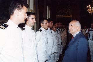 Delegazione di ufficiali e marinai della Compagnia d'onore della Marina Militare, in servizio di guardia d'onore al Palazzo del Quirinale