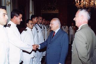 Delegazione di ufficiali e marinai della Compagnia d'onore della Marina Militare, in servizio di guardia d'onore al Palazzo del Quirinale