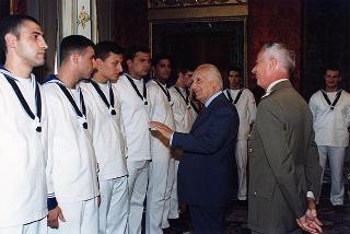 Delegazione di ufficiali e marinai della Compagnia d'onore della Marina Militare, in servizio di guardia d'onore al Palazzo del Quirinale